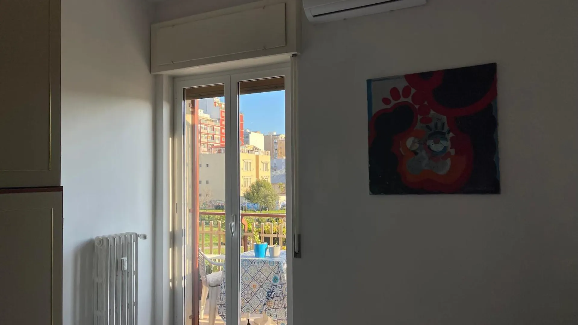 The Collector'S Home - Station & Park View 바리